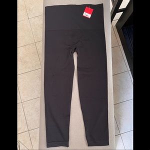 COPY - Spanx Look at me now cropped seamless leggings